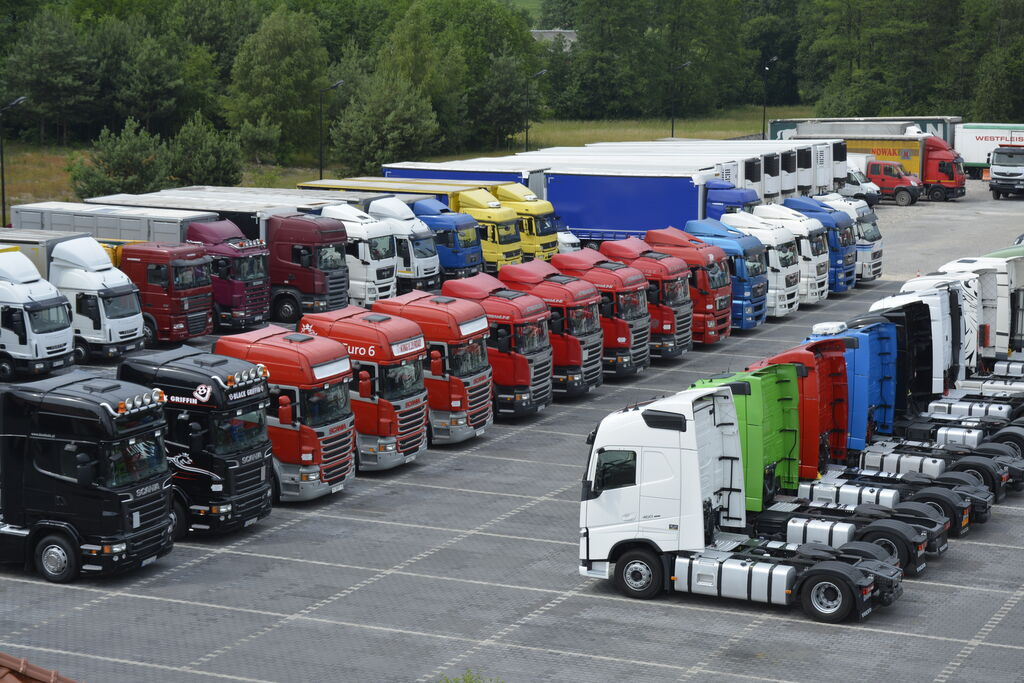 DUETDUDA - Macchine da cantiere CASE undefined: foto 24