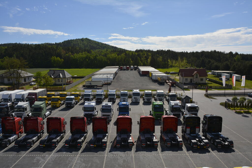 DUETDUDA - Macchine da cantiere CASE undefined: foto 8