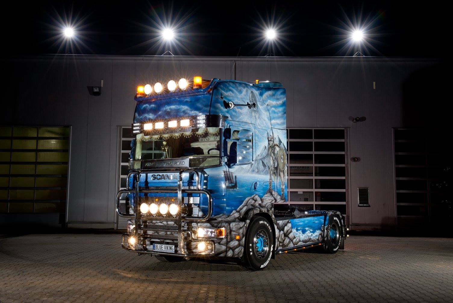 Dvorak-Trucks GmbH - Veicoli da vendere undefined: foto 1