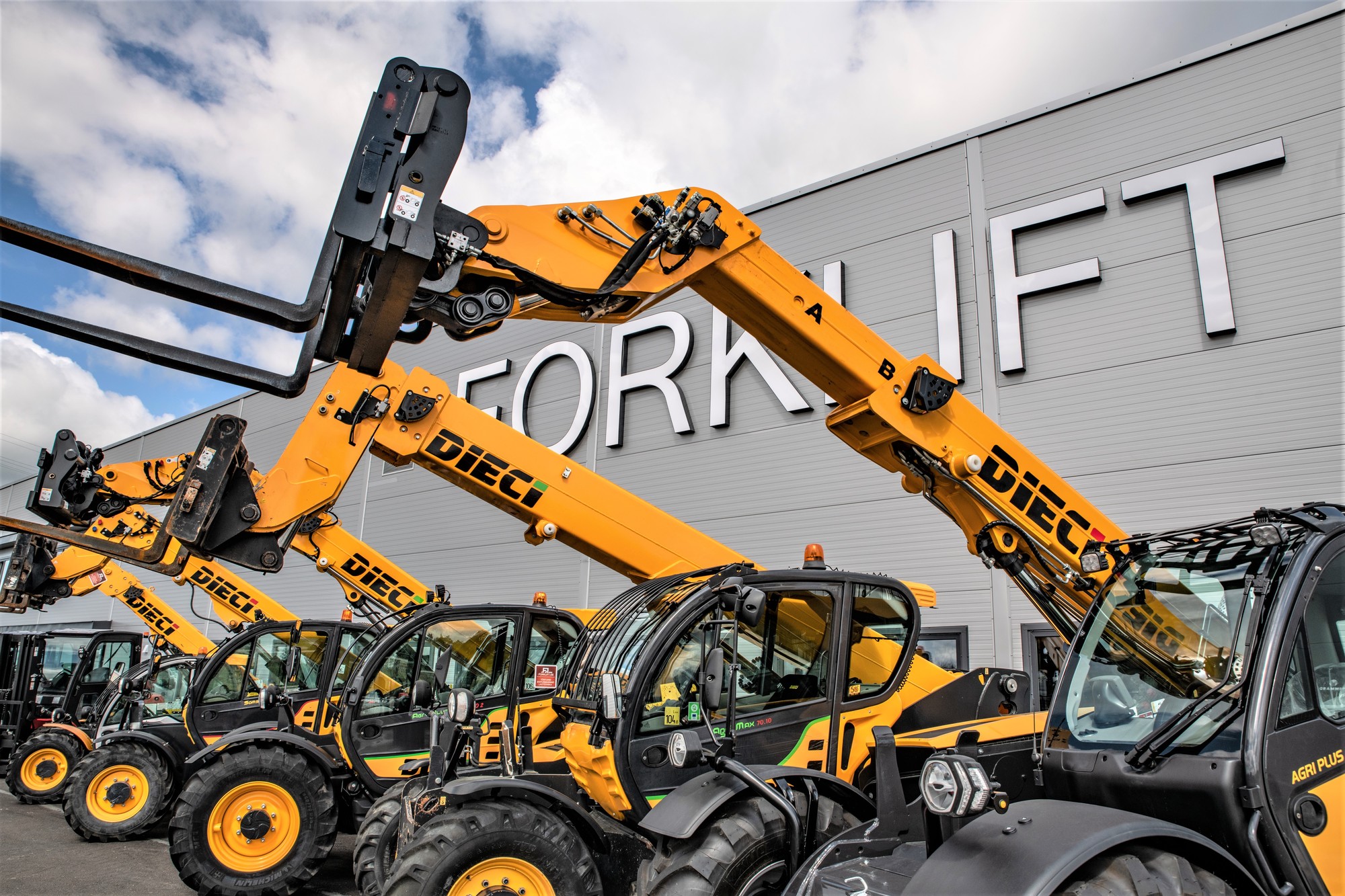 FORKLIFT OU - Mezzi di movimentazione MANITOU MSI 30 - diesel undefined: foto 1