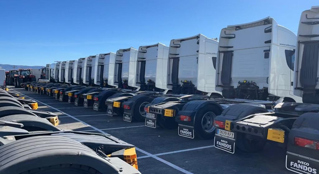 Talleres Fandos, S.L. - Trattori stradali - 4x2 undefined: foto 2