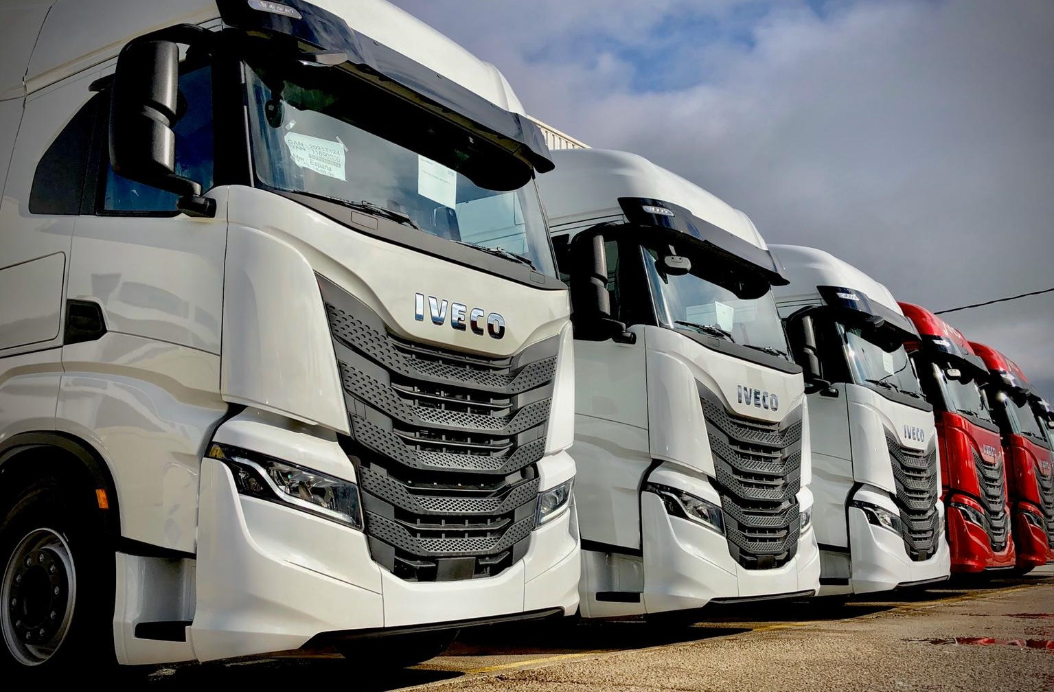 Talleres Fandos, S.L. - Trattori stradali - 4x2 undefined: foto 1