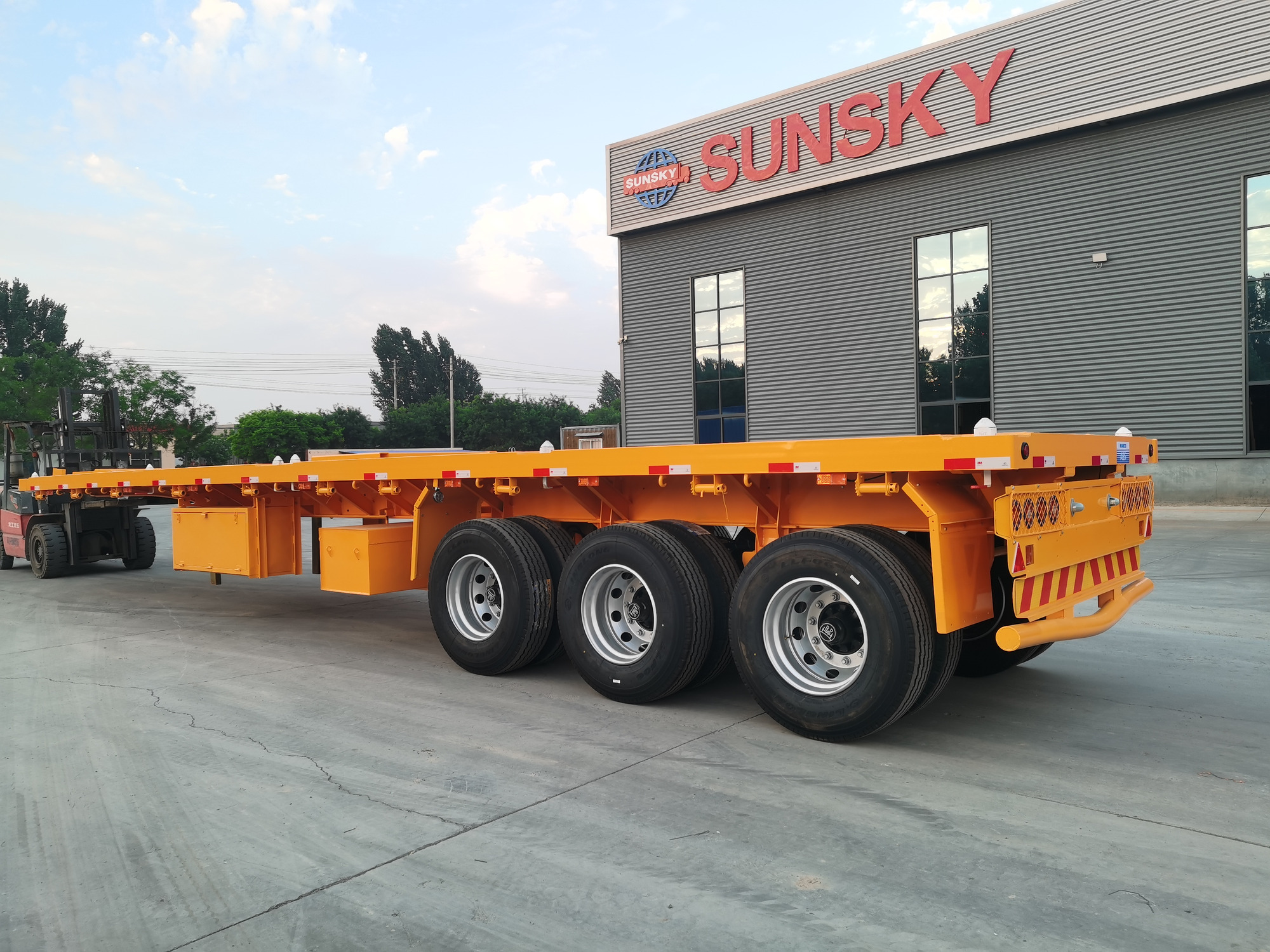 Xiamen Sunsky Vehicle Co.,Ltd - Camion SINOTRUK HOWO - nuovo, Euro 2 undefined: foto 4