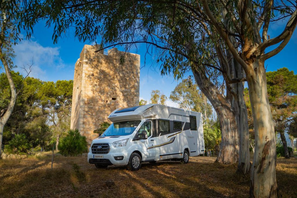 2 AP SPÓŁKA Z OGRANICZONĄ ODPOWIEDZIALNOŚCIĄ - Camper - nuovo, Euro 6, cambio: manuale undefined: foto 1