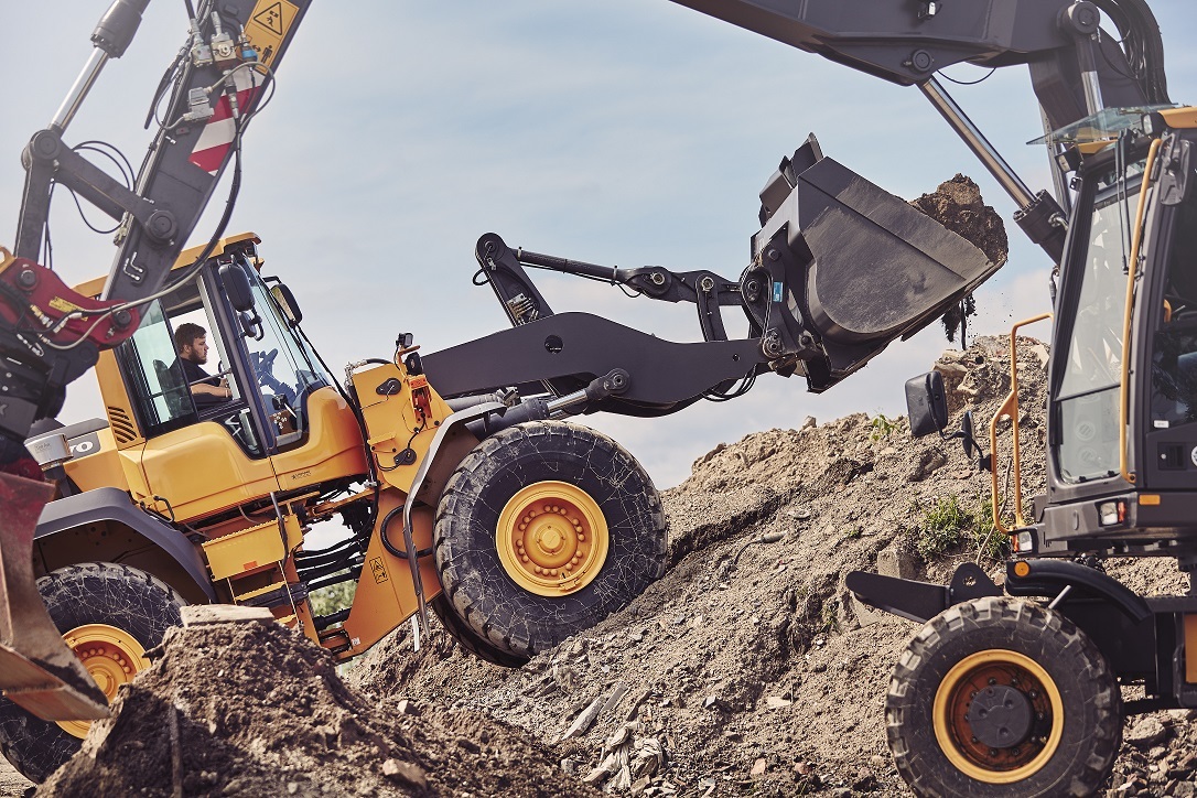 Saxtorp Trading AB - Macchine da cantiere LIEBHERR undefined: foto 1