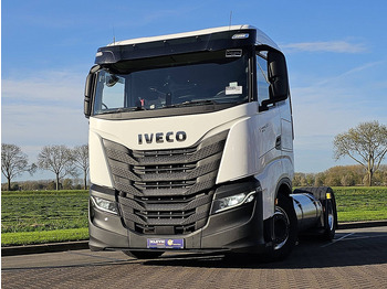 Trattore stradale IVECO S-WAY