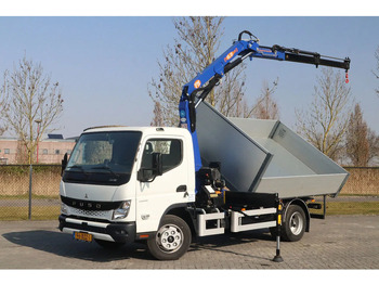 Camion con gru FUSO