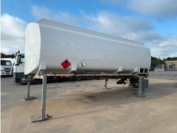 Camion cisterna