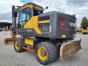 Escavatore gommato VOLVO EW160E