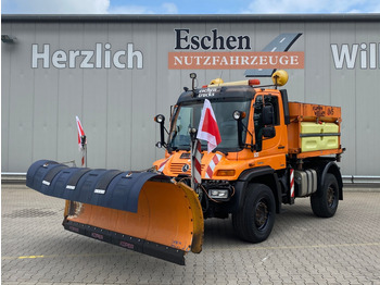 Mezzo spazzaneve UNIMOG U500