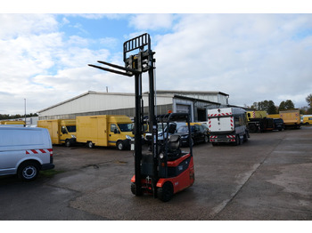 Carrello elevatore elettrico TOYOTA