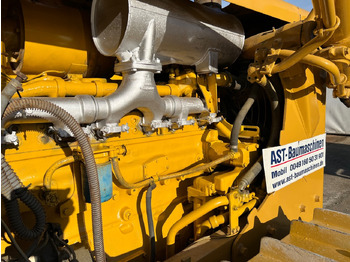 Bulldozer KOMATSU D65-E: foto 5