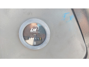 Trattore per traino bagagli TLD TMX-30 tractor: foto 4 Trattore per traino bagagli TLD TMX-30 tractor: foto 4