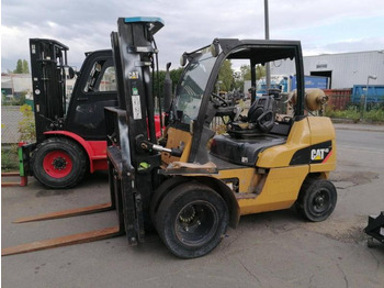 Carrello elevatore a gas CATERPILLAR GP