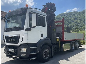 Camion con gru MAN