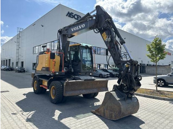 Escavatore gommato VOLVO EWR150E