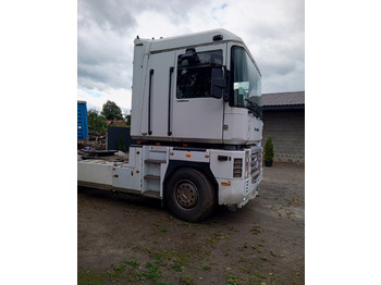 Trattore stradale RENAULT Magnum 440