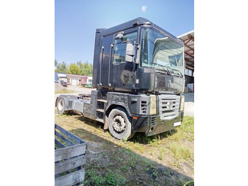 Trattore stradale RENAULT Magnum 440