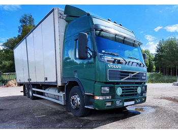 Autocarro furgonato VOLVO FM12