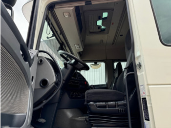 Foto d'interni 1: Leasing di DAF XF 410 FA 4x2 XF 410 FA 4x2, Fahrschule, 2x AHK, 6 Sitze DAF XF 410 FA 4x2 XF 410 FA 4x2, Fahrschule, 2x AHK, 6 Sitze