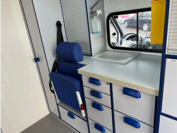 Ambulanza Mercedes-Benz Sprinter 313 CDI 4x2 Sprinter 313 CDI 4x2, Rettungswagen: foto 4
