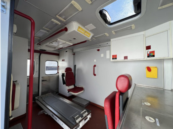 Ambulanza Mercedes-Benz Sprinter 516 CDI 4x2 Sprinter 516 CDI 4x2, Rettungswagen, Retarder: foto 2
