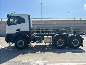 Trattore stradale IVECO