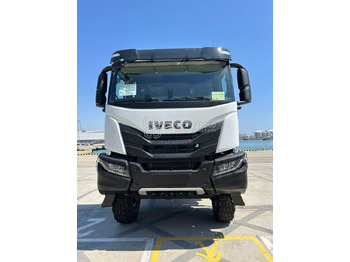 Trattore stradale IVECO