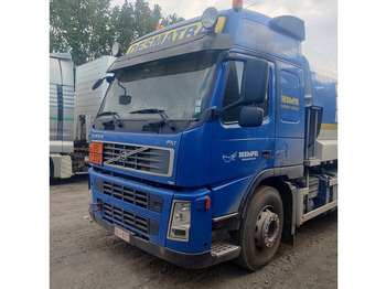 Camion cisterna VOLVO FM 400