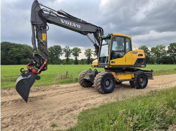 Escavatore gommato VOLVO EW140D
