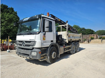 Camion con gru MERCEDES-BENZ
