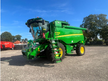 Mietitrebbia JOHN DEERE T560