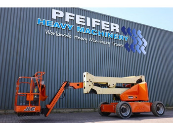 Piattaforma articolata JLG E450AJ