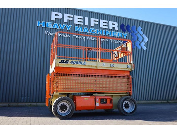 Piattaforma a pantografo JLG