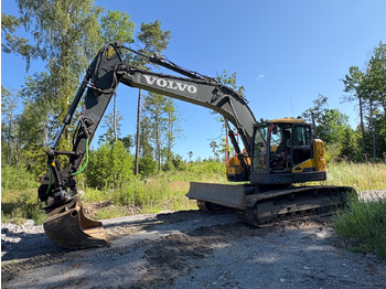 Escavatore VOLVO ECR235