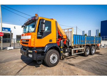 Autocarro con pianale/ Cassone fisso IVECO Trakker