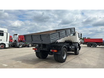 Autocarro ribaltabile Mercedes-Benz SK 1722 (LAMES / GRAND PONT / V6 / BOITE MANUELLE / POMPE MANUELLE): foto 5