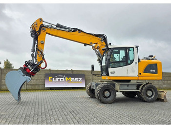 Escavatore gommato LIEBHERR A 916