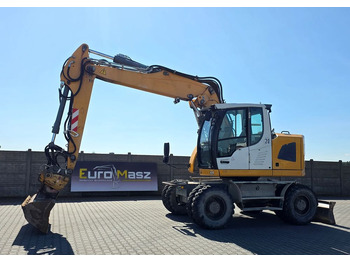 Escavatore gommato LIEBHERR A 918