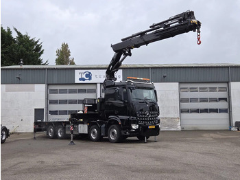 Camion con gru MERCEDES-BENZ Arocs