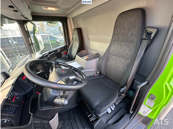 Foto d'interni 1: Autocarro furgonato Gas powered Box Truck Scania P280
