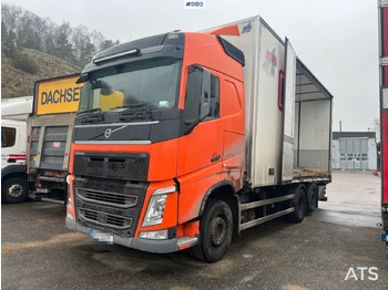 Autocarro furgonato VOLVO FH