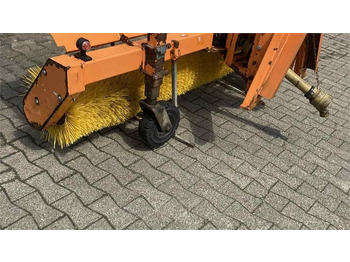 Spazzola per Trattore Nesbo FM 2400 S frontkost: foto 4