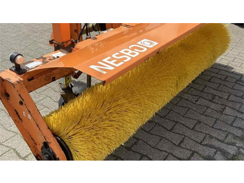 Spazzola per Trattore Nesbo FM 2400 S frontkost: foto 5