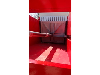 Spandiletame TARGET 5 TON HYDRAULIC PUSH MANURE SPREADER: foto 2