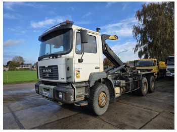 Autocarro scarrabile MAN