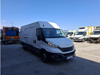 Pulmino IVECO Daily 35s16