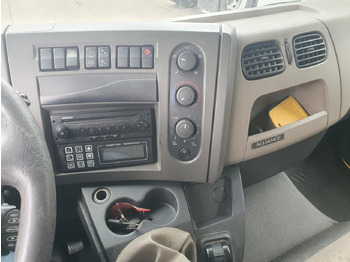 Autocarro frigorifero RENAULT Midlum 220.12: foto 2 Autocarro frigorifero RENAULT Midlum 220.12: foto 2