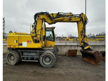 Escavatore gommato LIEBHERR A 900