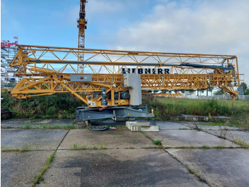 Gru automontante LIEBHERR